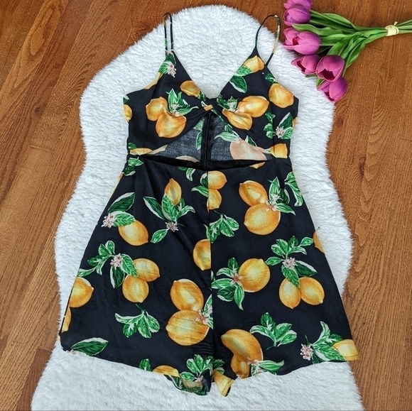 URBAN OUTFITTERS kimchi blue lemon print short romper - Picture 2 of 14